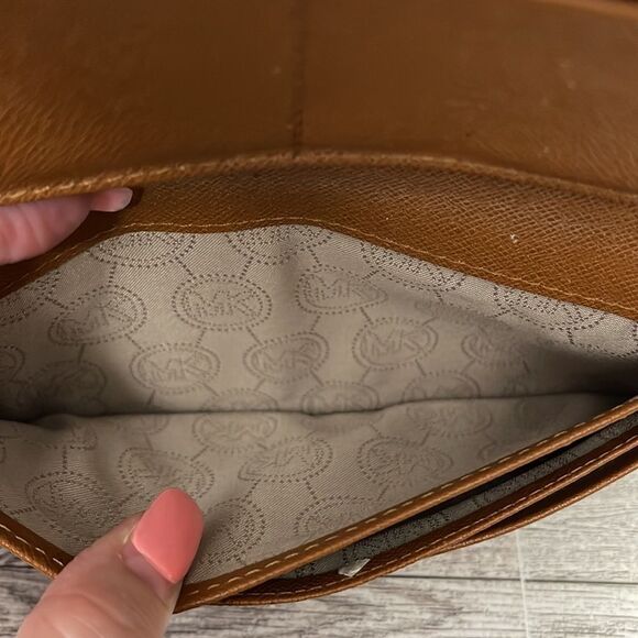 Michael Kors Zip Around Wallet - Picture 12 of 13